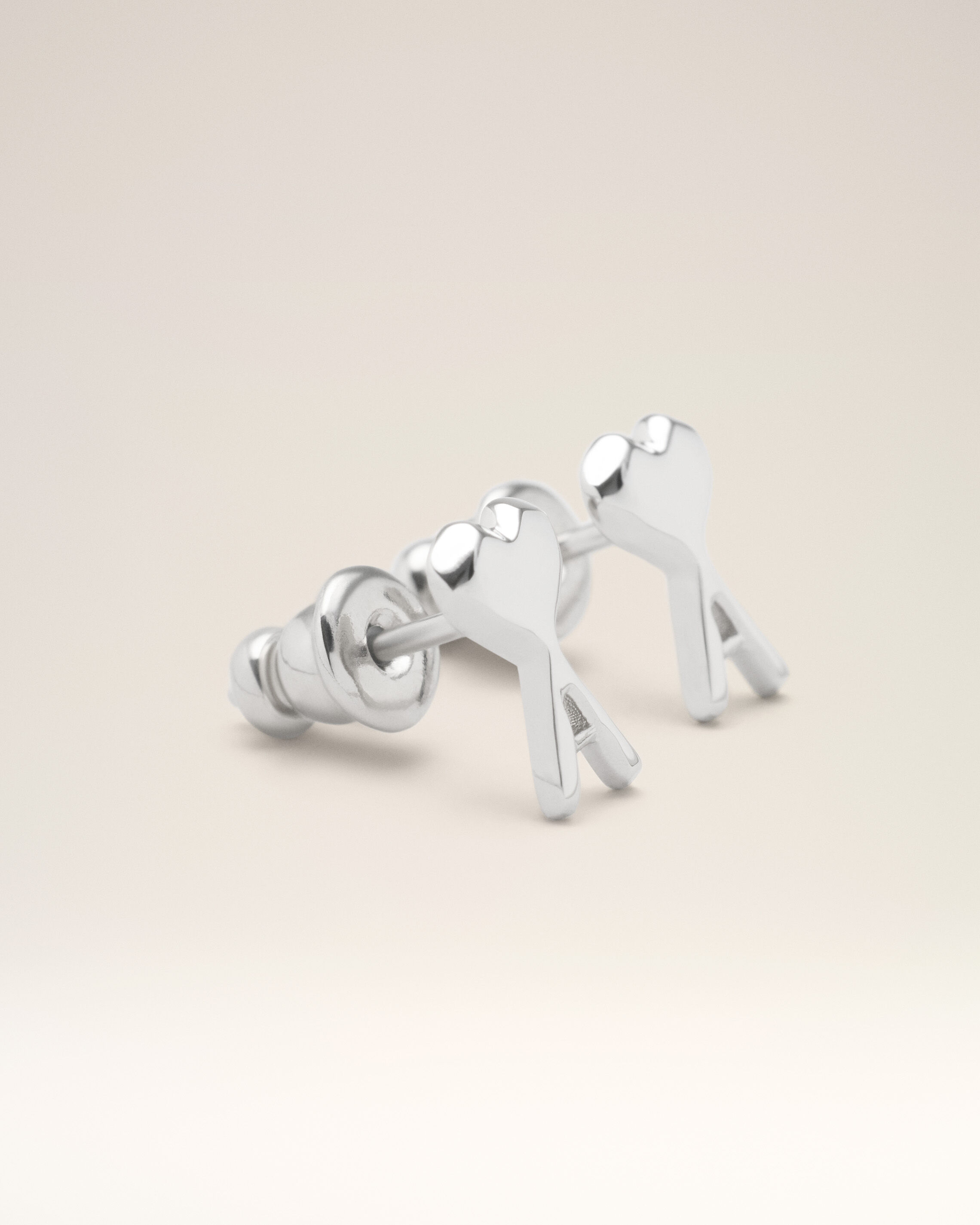 Ami Paris - Silver Brass Ami De Coeur Hammered Earrings Grey - Os - Small Mainmaterial:brass,Mainmaterial:brass Unisex